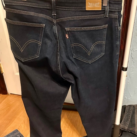 SOLD 5 or lady’s jeans - Picture 14 of 16